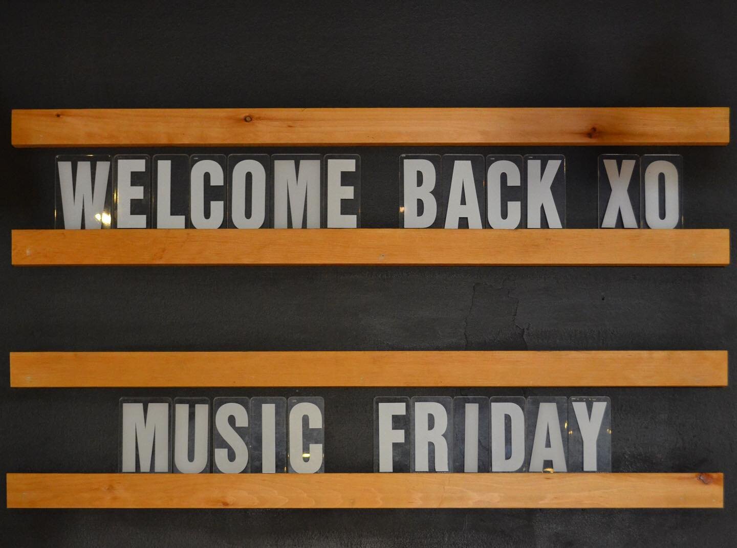 Free Music Friday 🎶 is back tomorrow night! Two in the Morning will begin playing at 7pm on Friday. 
Reservations are available by ☎️ calling 902.538.7787.
#freemusicfriday #theunionstreet #berwickns #berwicktothecore #musicns